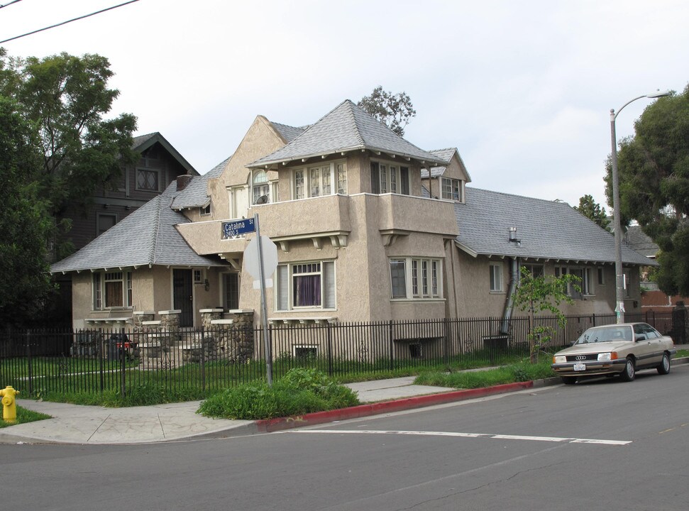 2401 S Catalina St in Los Angeles, CA - Building Photo