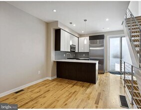 2310 Naudain St in Philadelphia, PA - Building Photo - Building Photo