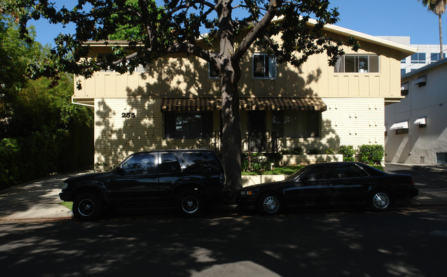 255 Oakland Ave in Pasadena, CA - Foto de edificio - Building Photo