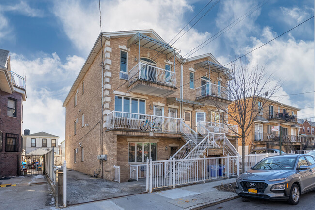 207 Bay 31st St in Brooklyn, NY - Foto de edificio - Building Photo