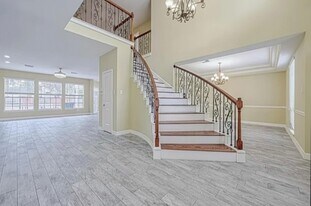 318 N Cypress Estates Cir in Spring, TX - Building Photo