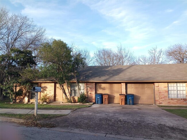 814 King Edward Pl in Austin, TX - Building Photo - Building Photo