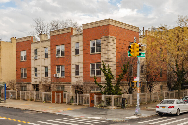 402 Halsey St in Brooklyn, NY - Building Photo - Building Photo