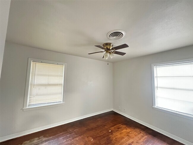 6419 Thrush Dr in Houston, TX - Building Photo - Building Photo