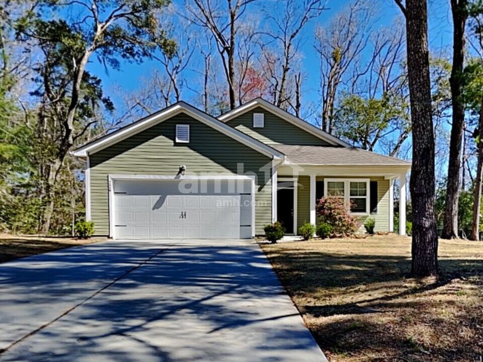 226 Swan Dr in Summerville, SC - Building Photo