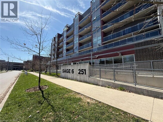 251 Hemlock St in Waterloo, ON - Building Photo - Building Photo