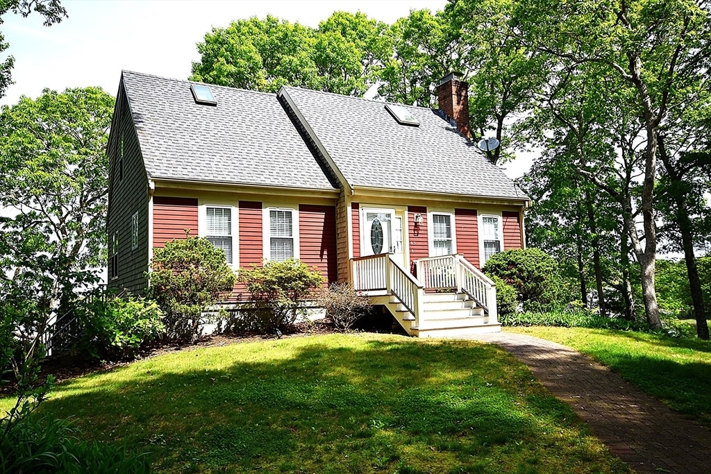 43 Edgewater Way in Wareham, MA - Building Photo