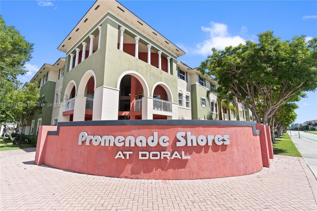 11102 NW 83rd St in Doral, FL - Building Photo