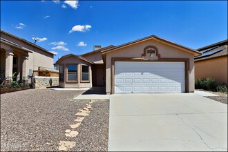 11613 Ochre Bluff Ln in El Paso, TX - Building Photo - Building Photo