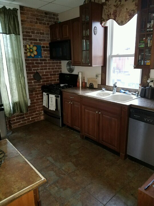 222 Pleasant St, Unit 3 in Morgantown, WV - Foto de edificio