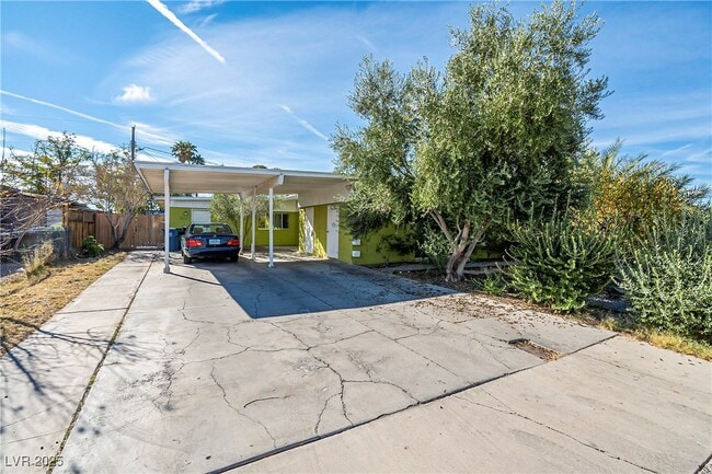 1306 E Phillips Ave in Las Vegas, NV - Building Photo - Building Photo