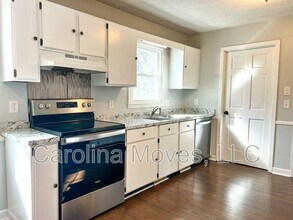 206 Manassas Dr in Simpsonville, SC - Building Photo - Building Photo