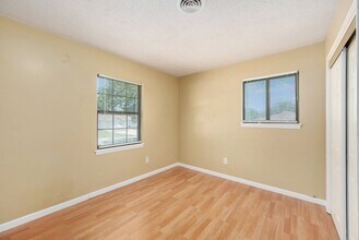 18738 E Blackhawk Trail in Independence, MO - Building Photo - Building Photo