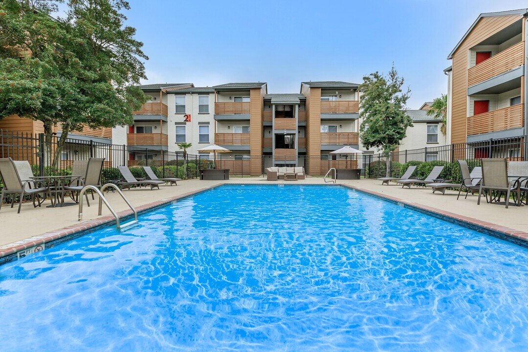 Grove At Plantation in Lafayette, LA - Foto de edificio