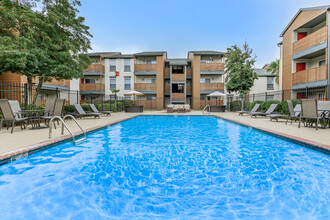 Grove At Plantation in Lafayette, LA - Foto de edificio - Building Photo