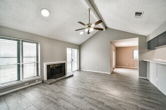 1613 Brook Meadow Dr in La Porte, TX - Building Photo - Building Photo