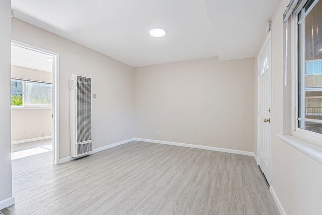 Newly Remodeled 1 Bed/1 Bath
