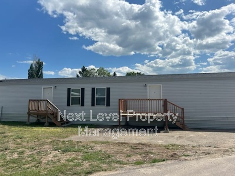 2115 U.S. Hwy 2 E in Kalispell, MT - Building Photo