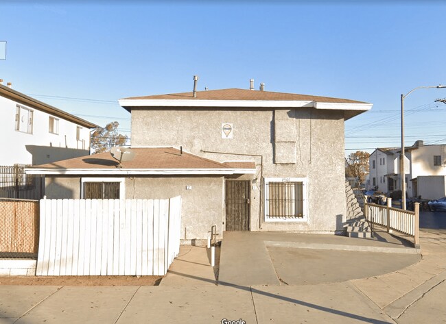 1901 W Florence Ave in Los Angeles, CA - Building Photo - Building Photo