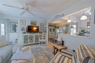 553 S Pelican Dr in Sarasota, FL - Foto de edificio - Building Photo