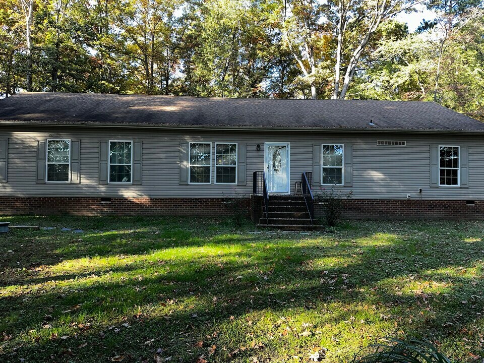 2290 Ashland Rd in Rockville, VA - Building Photo