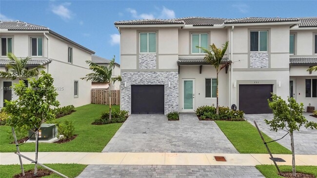 725 SE 14th Ct