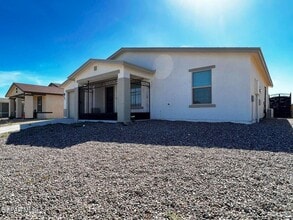 913 Galaxia Dr in Horizon City, TX - Building Photo - Building Photo