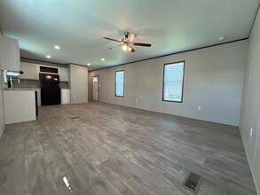 203 Linda St in Conroe, TX - Building Photo - Building Photo