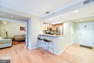 777 7th St NW in Washington, DC - Building Photo - Building Photo