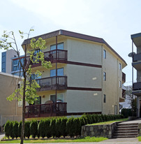 636 E 8th Ave Apartments