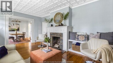 1822 Dacotah Dr in Windsor, ON - Foto de edificio - Building Photo