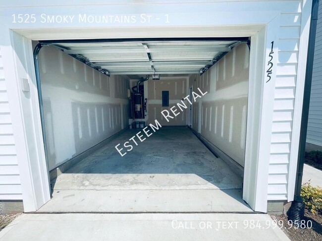 1525 Smoky Mountains St in Durham, NC - Building Photo - Building Photo