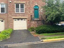 6830 Wild Rose Ct in West Springfield, VA - Building Photo