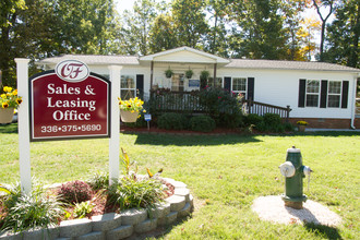 Oakwood Forest in Greensboro, NC - Building Photo - Building Photo