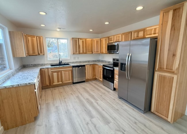 886 Wood St in Ogden, UT - Building Photo - Building Photo