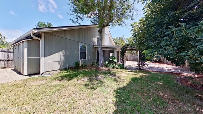 property at 3155 Hampstead Dr