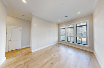 163 Everett St, Unit 230 in Boston, MA - Building Photo - Building Photo