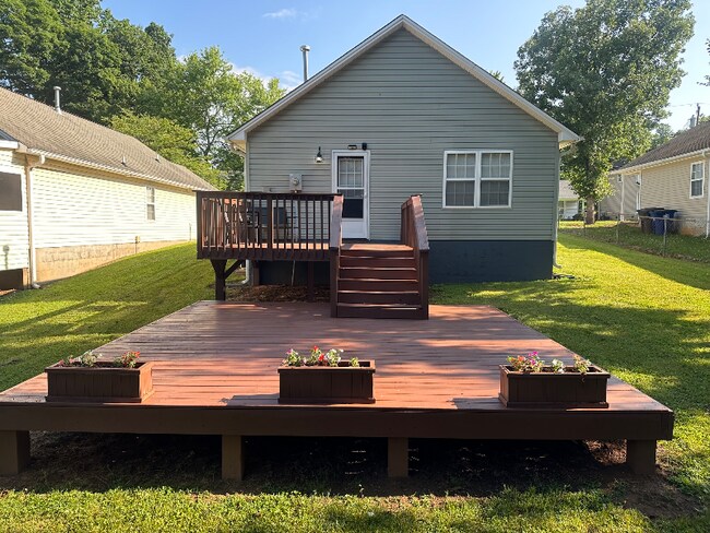 1642 Thompson Dr in Winston-Salem, NC - Building Photo - Building Photo