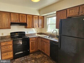 806 Grove Ave in Fredericksburg, VA - Building Photo - Building Photo