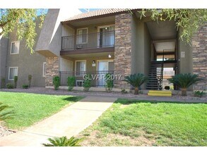 5265 Indian River Dr in Las Vegas, NV - Building Photo - Building Photo