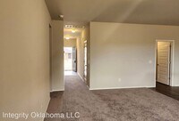 11608 NW 95th St photo'