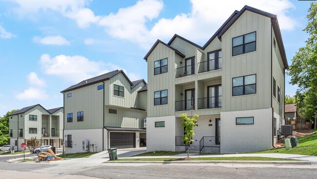 619 Whitham Ave in Fayetteville, AR - Building Photo - Building Photo