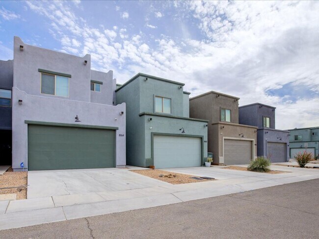 8164 E Cricket Song Trail in Tucson, AZ - Building Photo - Building Photo