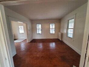 105 Smith Clove Rd in Woodbury, NY - Building Photo - Building Photo