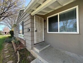 100 Ruth Ct in Sacramento, CA - Building Photo - Building Photo
