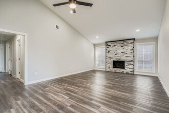 3809 Misty Meadow Dr in Fort Worth, TX - Foto de edificio - Building Photo