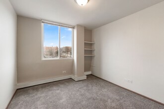 3575 N Oakland Ave in Shorewood, WI - Building Photo - Building Photo