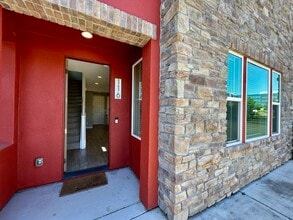 116 Naples Pl in Roseville, CA - Foto de edificio - Building Photo