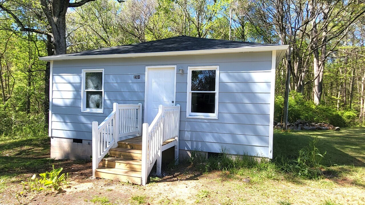 2331 State Rd S-29-395 in Lancaster, SC - Building Photo