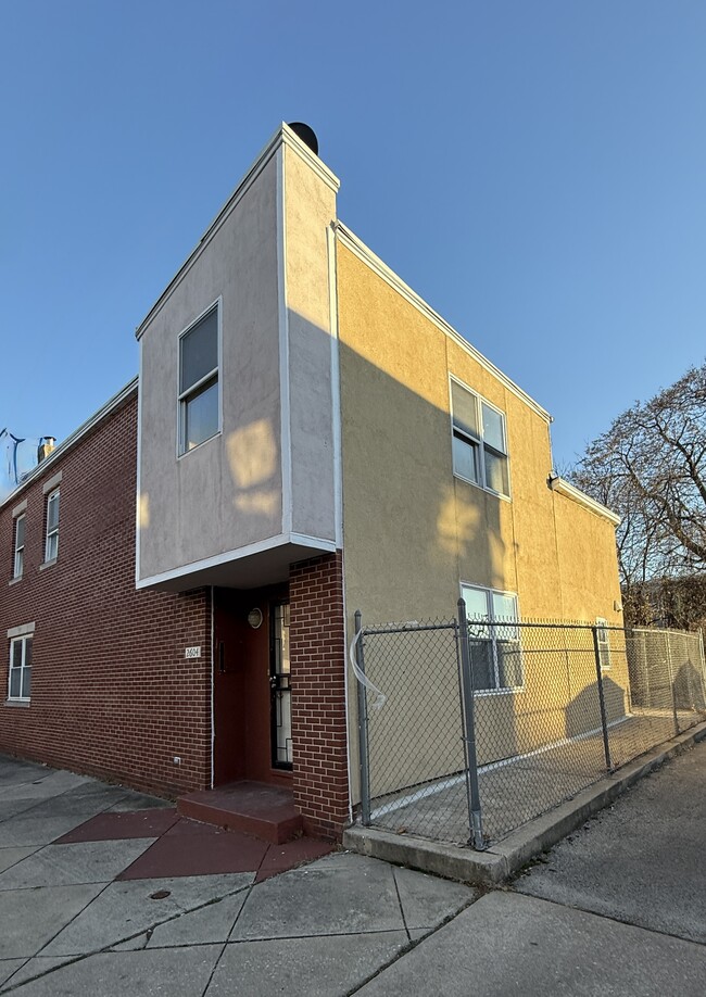 2604 W Oakdale St in Philadelphia, PA - Foto de edificio - Building Photo